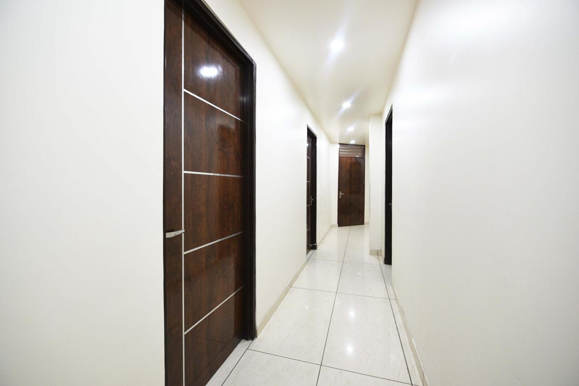 Hotel O Empire State Delhi  Buitenkant foto