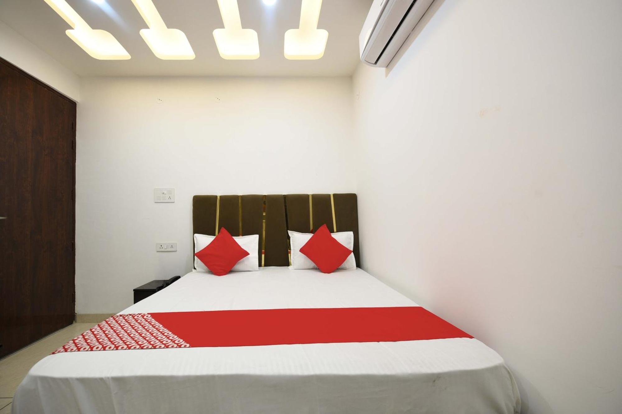 Hotel O Empire State Delhi  Buitenkant foto