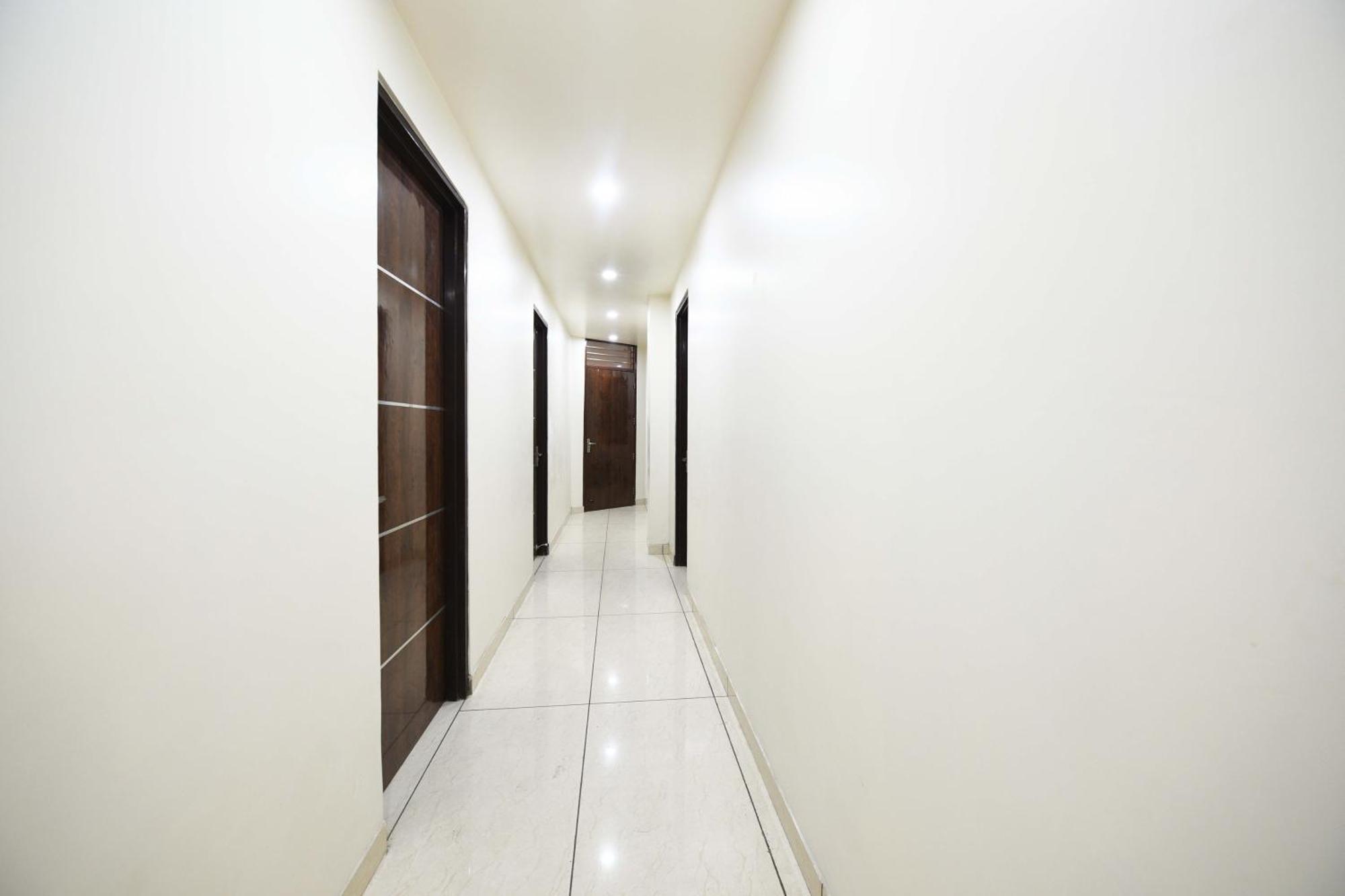 Hotel O Empire State Delhi  Buitenkant foto